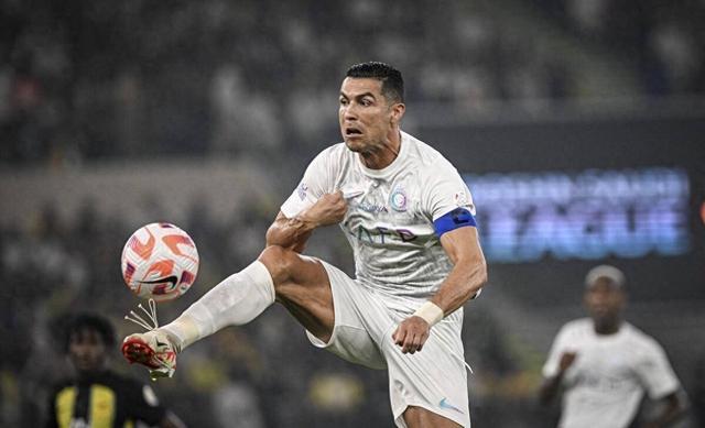 多米电子关于今晨费城76人调整名单以备西甲，官宣签约环节打磨，态度坚定，球队文化再被提及的信息